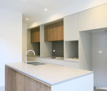 "MODERN 3 BEDROOM TOWNHOUSE" - Photo 6