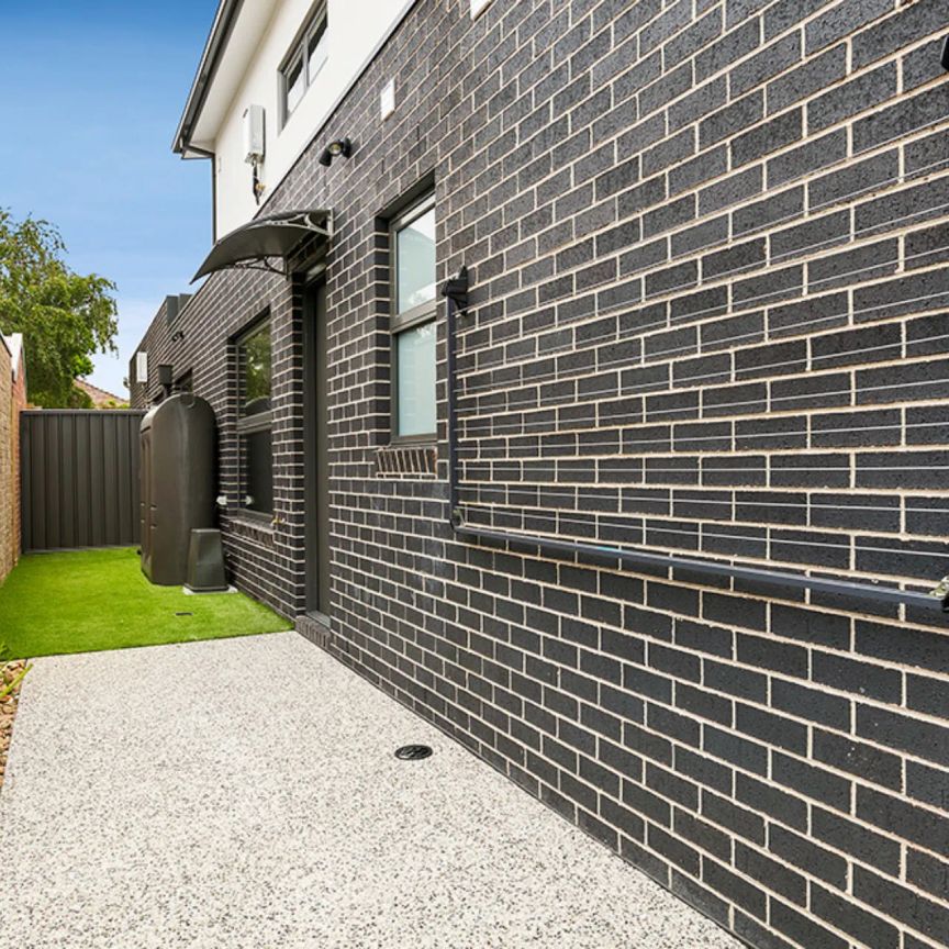 Unit 3/2 Pitches Street, Moonee Ponds. - Photo 1