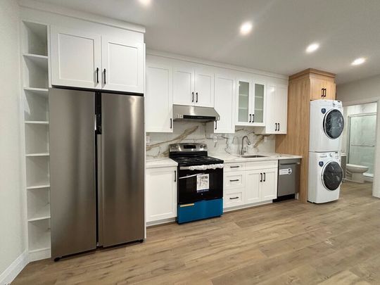 $1,799 / 1 br / 1 ba / 6 Caithness st unit 5 - Photo 1