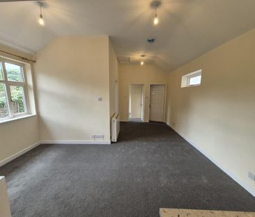 2 bedroom detached bungalow to rent - Photo 2