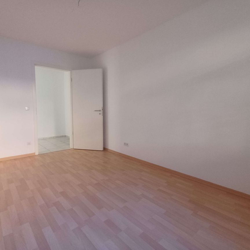 +++ 2 Zimmer Wohnung mit Balkon sowie Stellplatz +++ - Photo 1