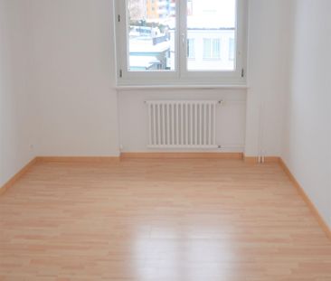 "4-Zimmer-Wohnung an zentraler Lage mit Balkon" - Photo 1