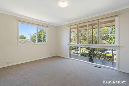 Narrabundah Heights family home - Photo 2