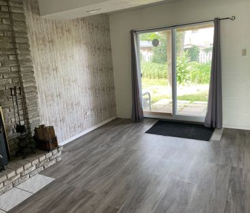 For Lease - 6 Wall Court Unit# Main, Barrie, Ontario - Photo 2