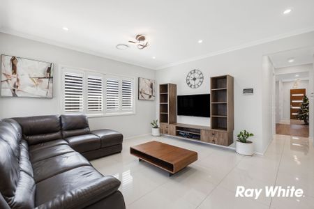 READY TO MOVE IN FOUR BEDROOM FAMILY HOME Walking Distance to Schofields Train Station! - Photo 2