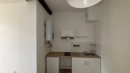 Location Appartement 1 pièce 25m² ORLEANS 45000 - Photo 5