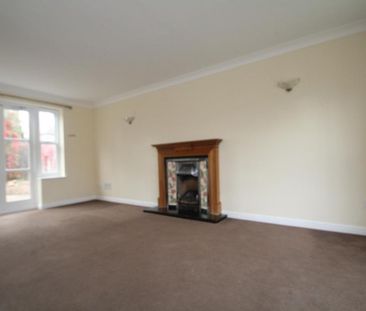 4 bedroom detached house to rent - Photo 1