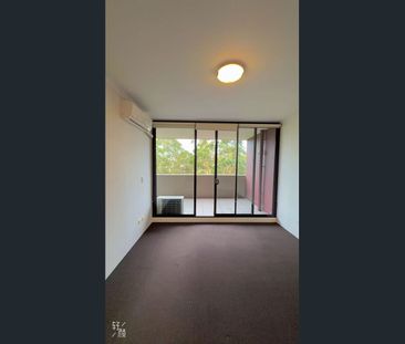 Spacious 2-Bedroom Apartment in the Heart of Zetland - Photo 1