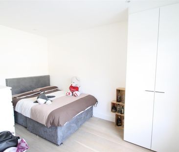 Ripon Court, London - Photo 2