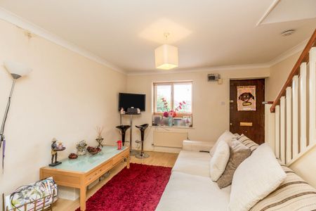 2 bedroom mid-terrace to rent Isaacson Drive, Wavendon Gate, MK7 7SA - Photo 5