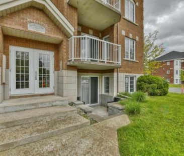 Magnifique logement 4 ½ situé au rez-de-jardin à louer à Saint-Eust... - Photo 3