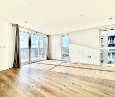 2 Cedrus Avenue, Southall, London, UB1 - Photo 2