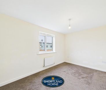 2 bedroom end of terrace house to rent - Photo 3