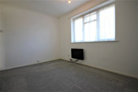 Fairlawn Close, Feltham,TW13 - Photo 5