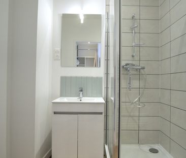 Chambre meublée + SDB privative dans résidence centre-ville - Photo 4