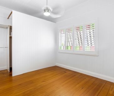 Spacious Four Bedroom Family Home with Pool and Workshop in Desirab... - Photo 5