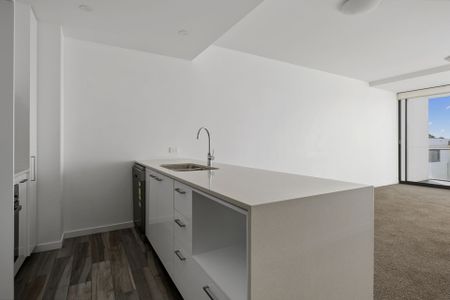 A beautifully presented apartment situated in the heart of Norwest. - Photo 4