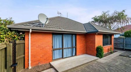 Sunny Two-Bedroom Home for Rent – Upper Riccarton - Photo 3