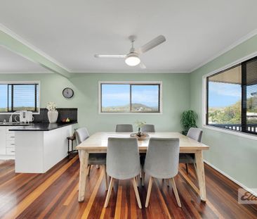 THIS BEAUTIFULLY PRESENTED THREE BEDROOM HOME WITH A EXTRA MULTI PU... - Photo 4