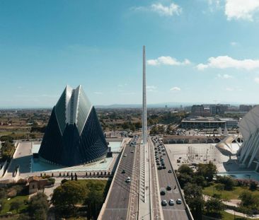 4 room luxury Apartment for rent in Valencia - Photo 4