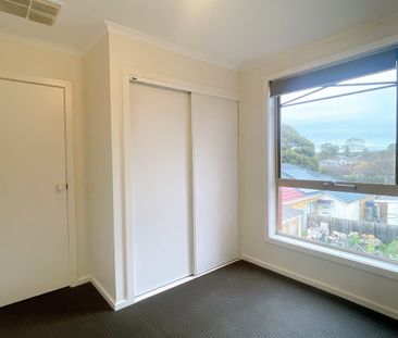 Well Maintained Contemporary Low Maintenance Townhouse in Box Hill ... - Photo 5