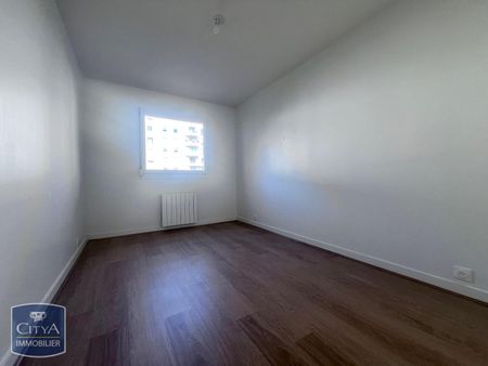 Location Appartement 3 pièces 67m² VILLEURBANNE 69100 - Photo 2