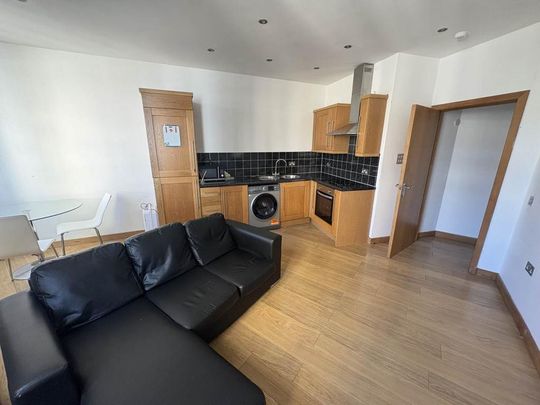 2 bedroom flat to rent - Photo 1