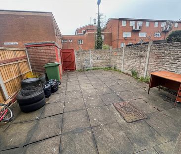 3 bedroom House To Let - Photo 2