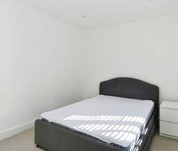 Spring Grove, Mitcham, CR4 2NQ - Photo 5