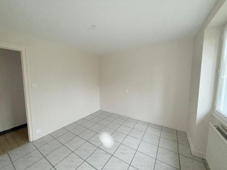 Location Appartement 4 pièces 91m² COURS 69470 - Photo 4