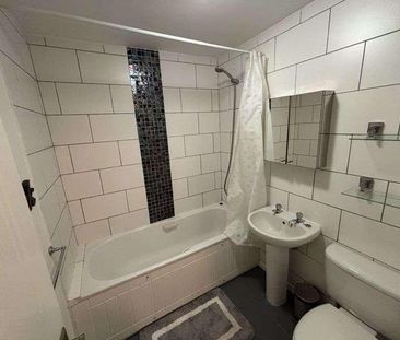 Ronald Court, Oakwood Road, Bricket Wood, St. Albans, Hertfordshire... - Photo 2