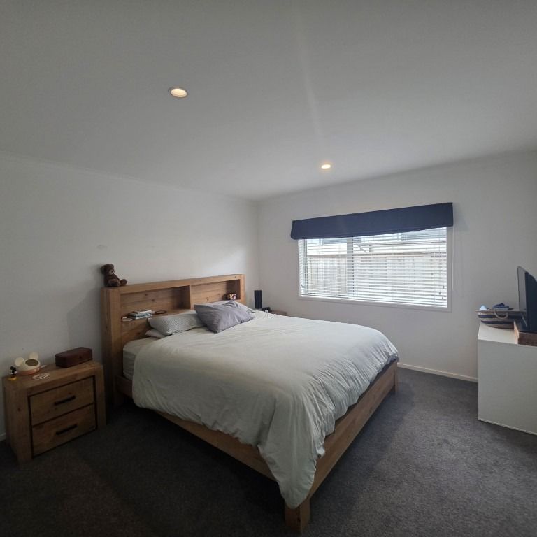 Dive into Dunkeld - Papamoa - Photo 1