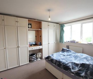 High Street, Woking - 1 bedroomProperty for lettings - Seymours - Photo 4