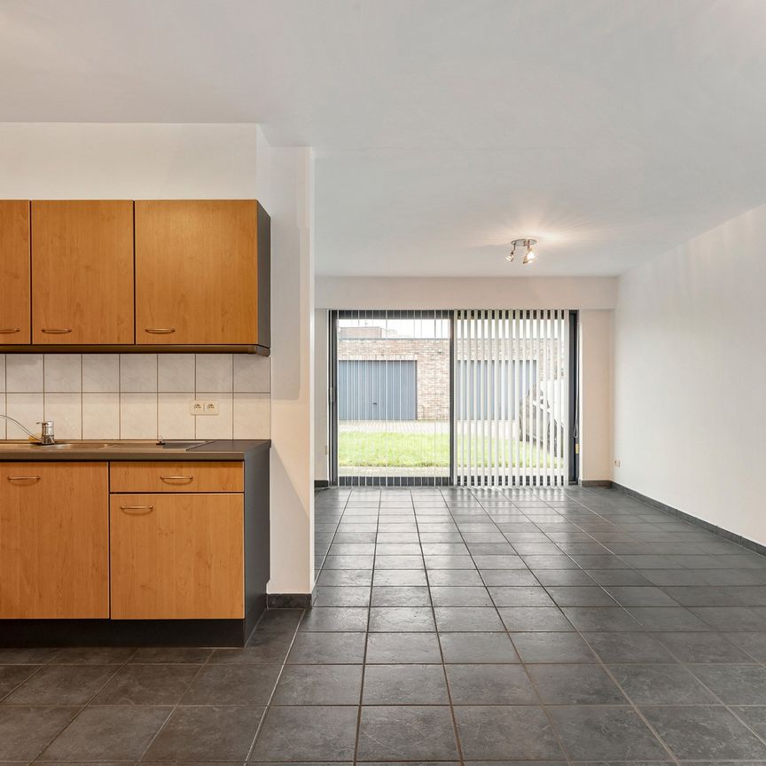 Gelijkvloers appartement met 2 slpks, tuin en garagebox - Photo 1