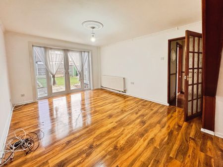 Fraser Close, Shoeburyness - Photo 2