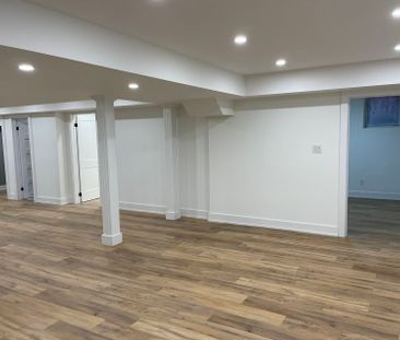 For Lease - 1258 Atkins Dr Drive, Newmarket, Ontario - Photo 5