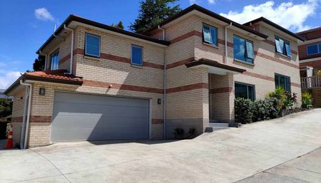 Large 6-Bedroom Home Perfect for Families – Pa... - Photo 3