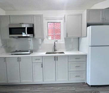 For Lease - 3137 Sunnyhill Drive Unit# Walkout Basement 3, Mississa... - Photo 6