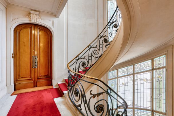 Paris 8 - Triangle d’or - Photo 1