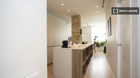 3 room luxury Flat for rent in Valencia - Photo 4