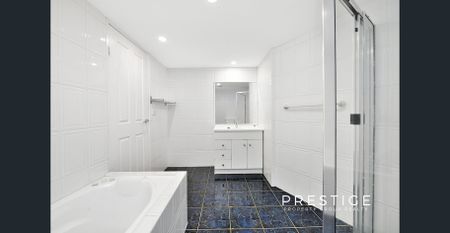 SPACIOUS 3-BEDROOM APARTMENT! - Photo 5