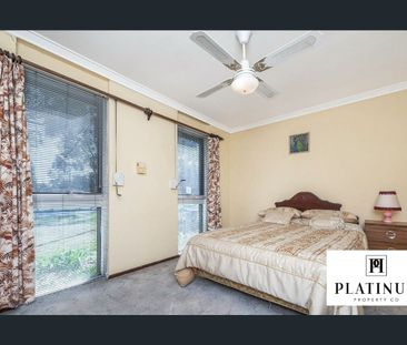 Spacious Family Home in a Convenient Thornlie Location!🏡 - Photo 3