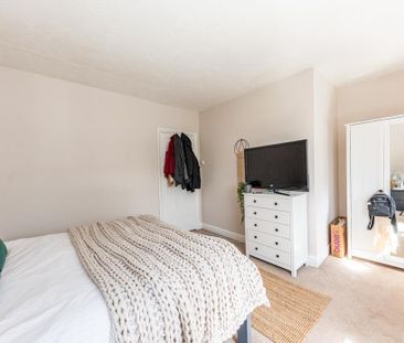 2 bedroom semi-detached house to rent - Photo 4