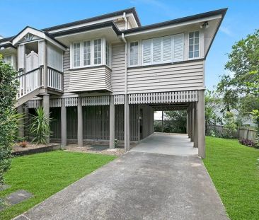Spacious Three-Bedroom Queenslander with Timeless Charm - Photo 4