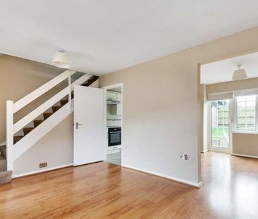 Sandalwood, Guildford, GU2 - Photo 2