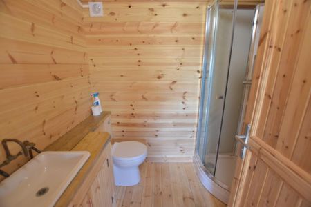 1 bedroom log cabin to rent - Photo 5