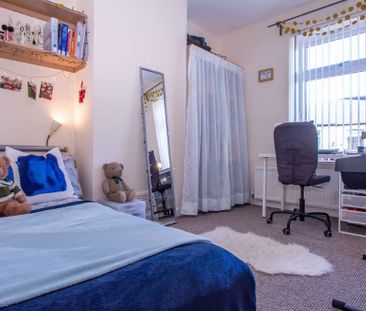 Great location for all universities! - Photo 4