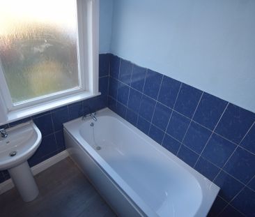 To Let 1 Bed Apartment - Photo 3