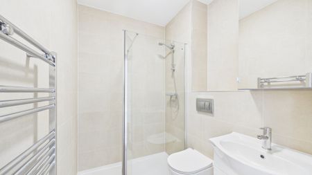 London Road, Camberley - 2 bedrooms Property for lettings - Seymours - Photo 3