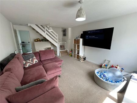 2 bedroom semi-detached house to rent - Photo 5